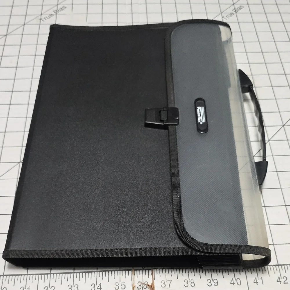 Pendaflex Desk Free Hanging Organizer With Case, 1/3 Tab, 6 Pockets, Letter NWOT